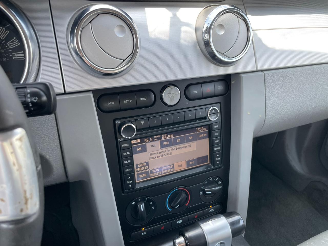 Ford Mustang GT Deluxe Coupe 2008