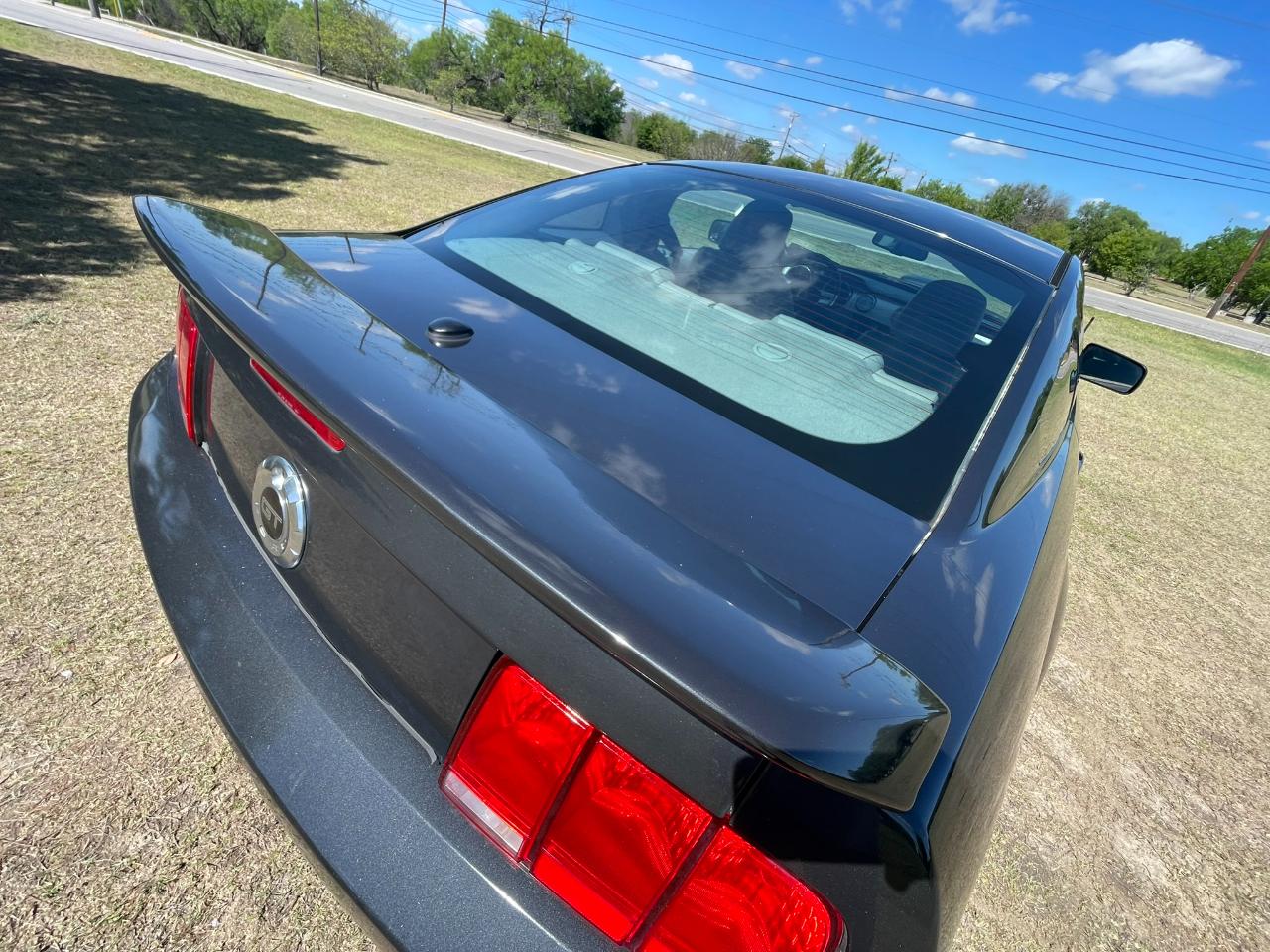 Ford Mustang GT Deluxe Coupe 2008