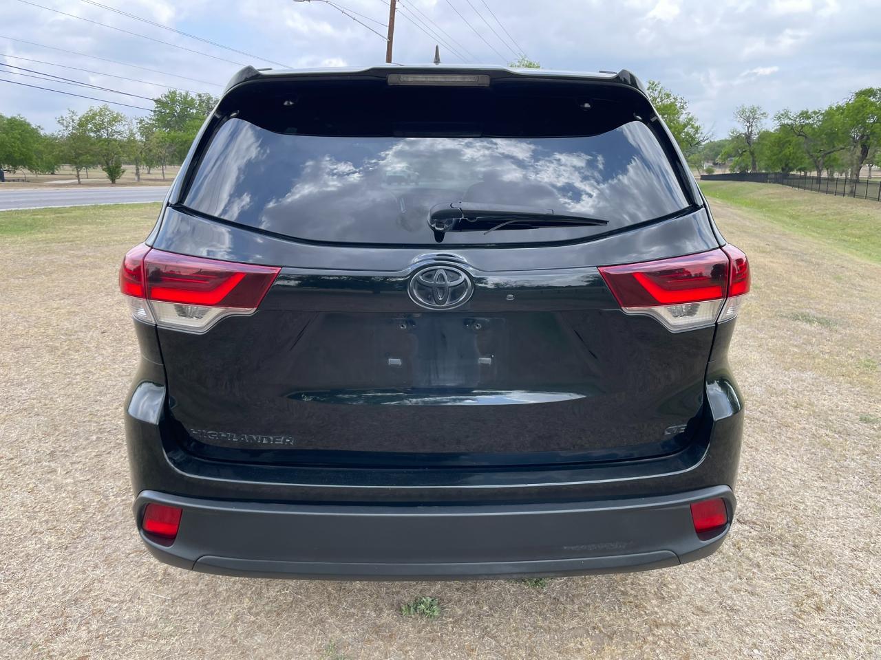 Toyota Highlander SE FWD V6 2019
