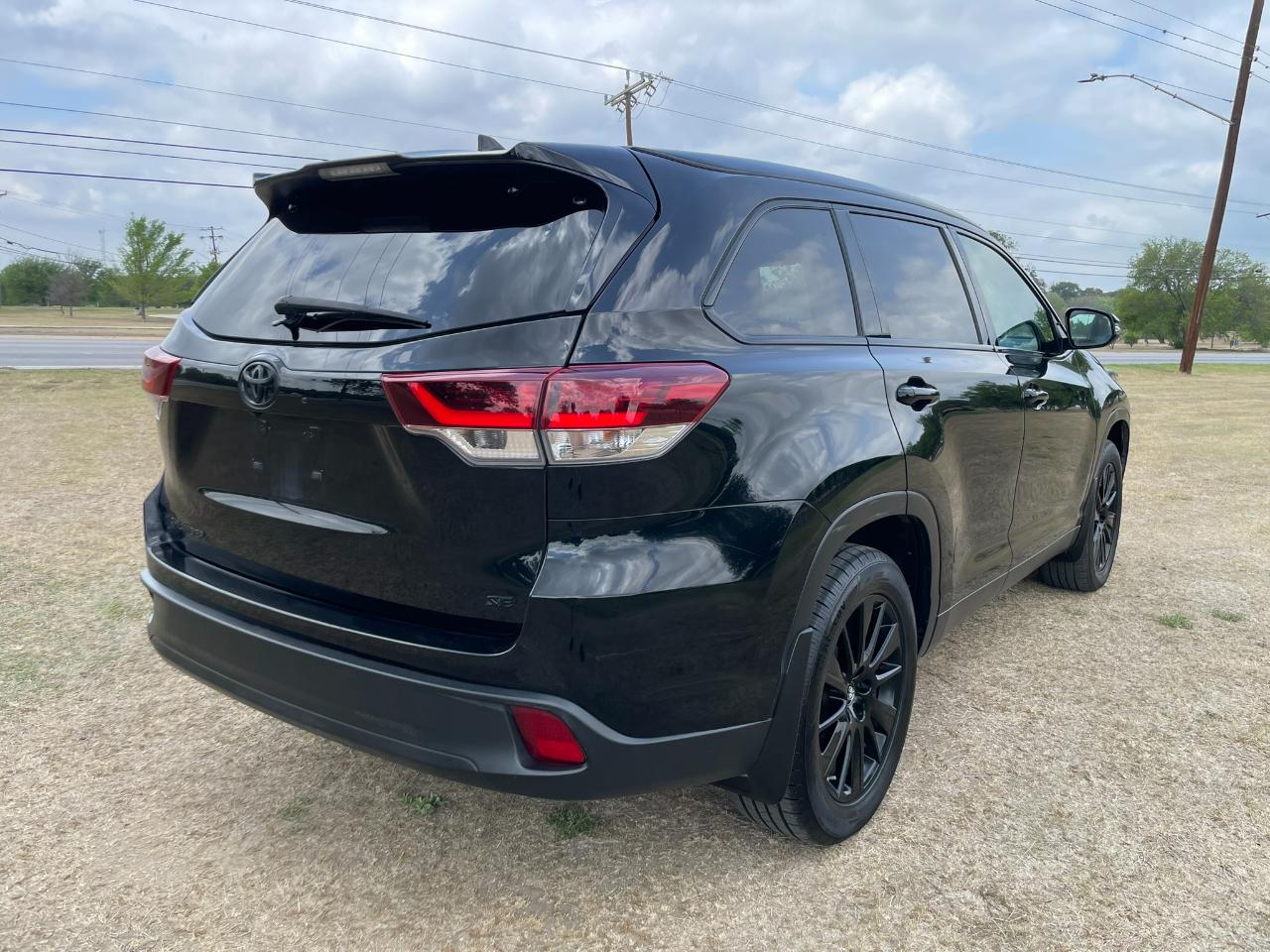 Toyota Highlander SE FWD V6 2019