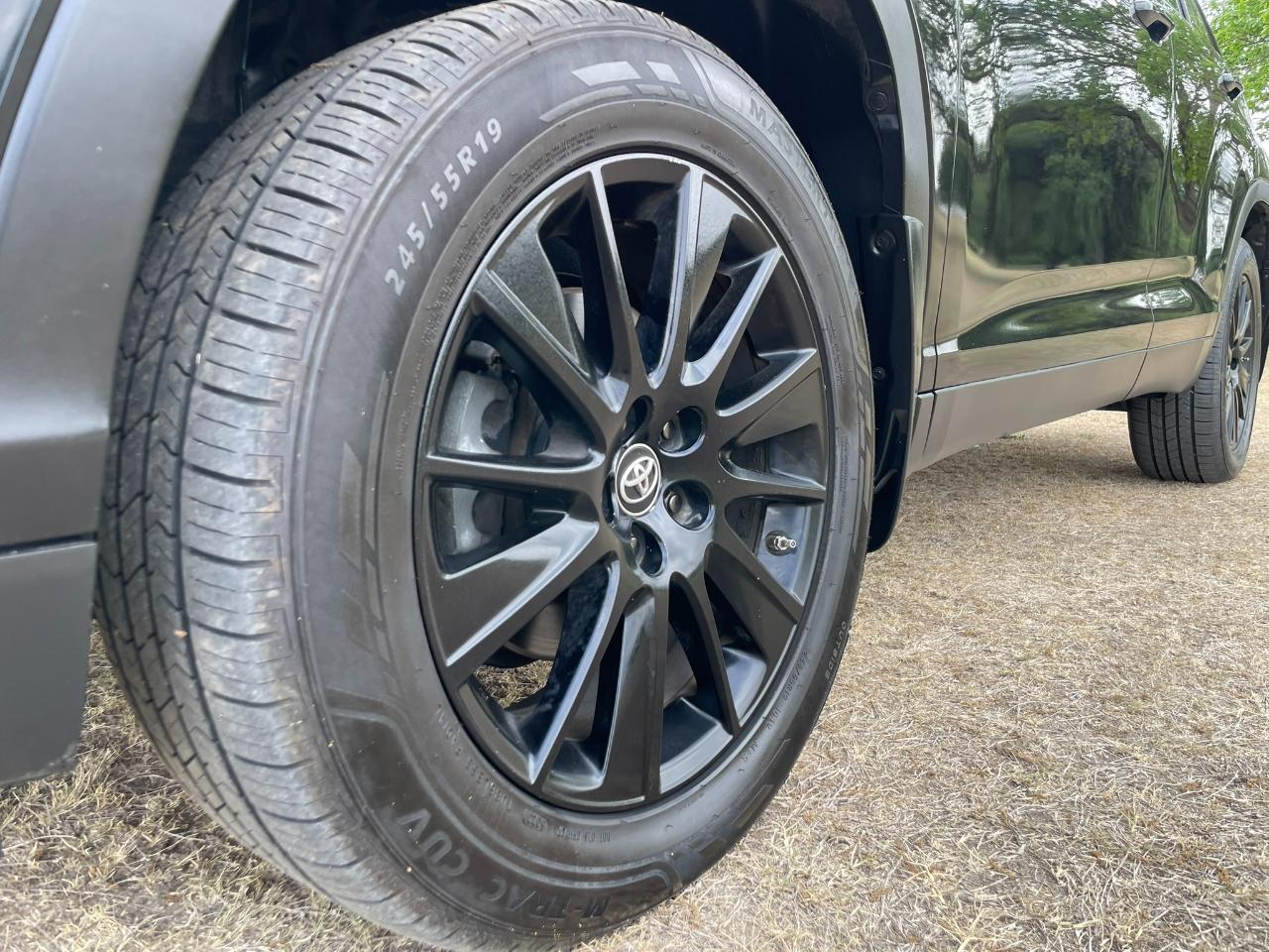 Toyota Highlander SE FWD V6 2019