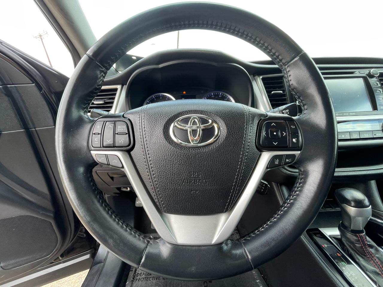 Toyota Highlander SE FWD V6 2019