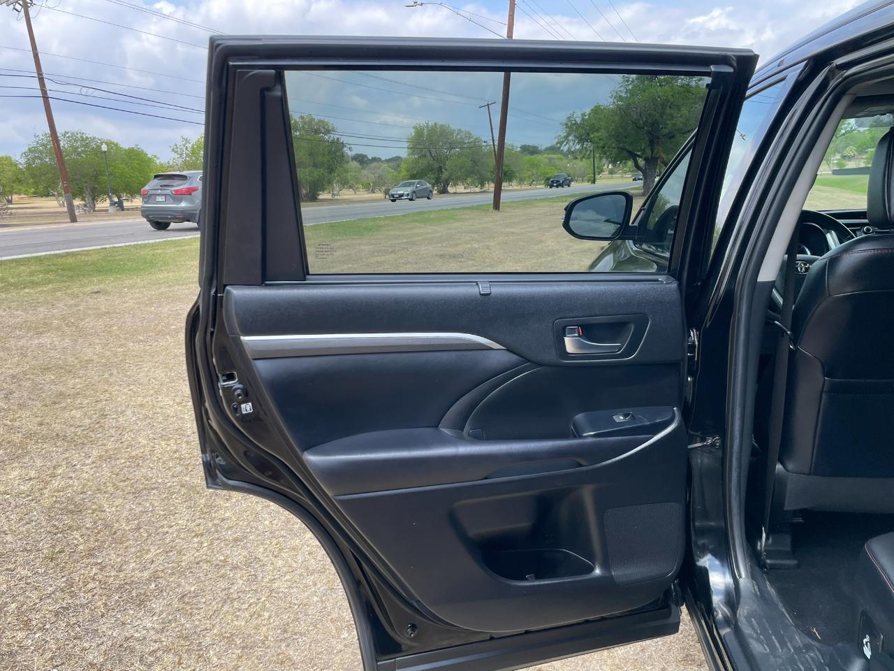 Toyota Highlander SE FWD V6 2019