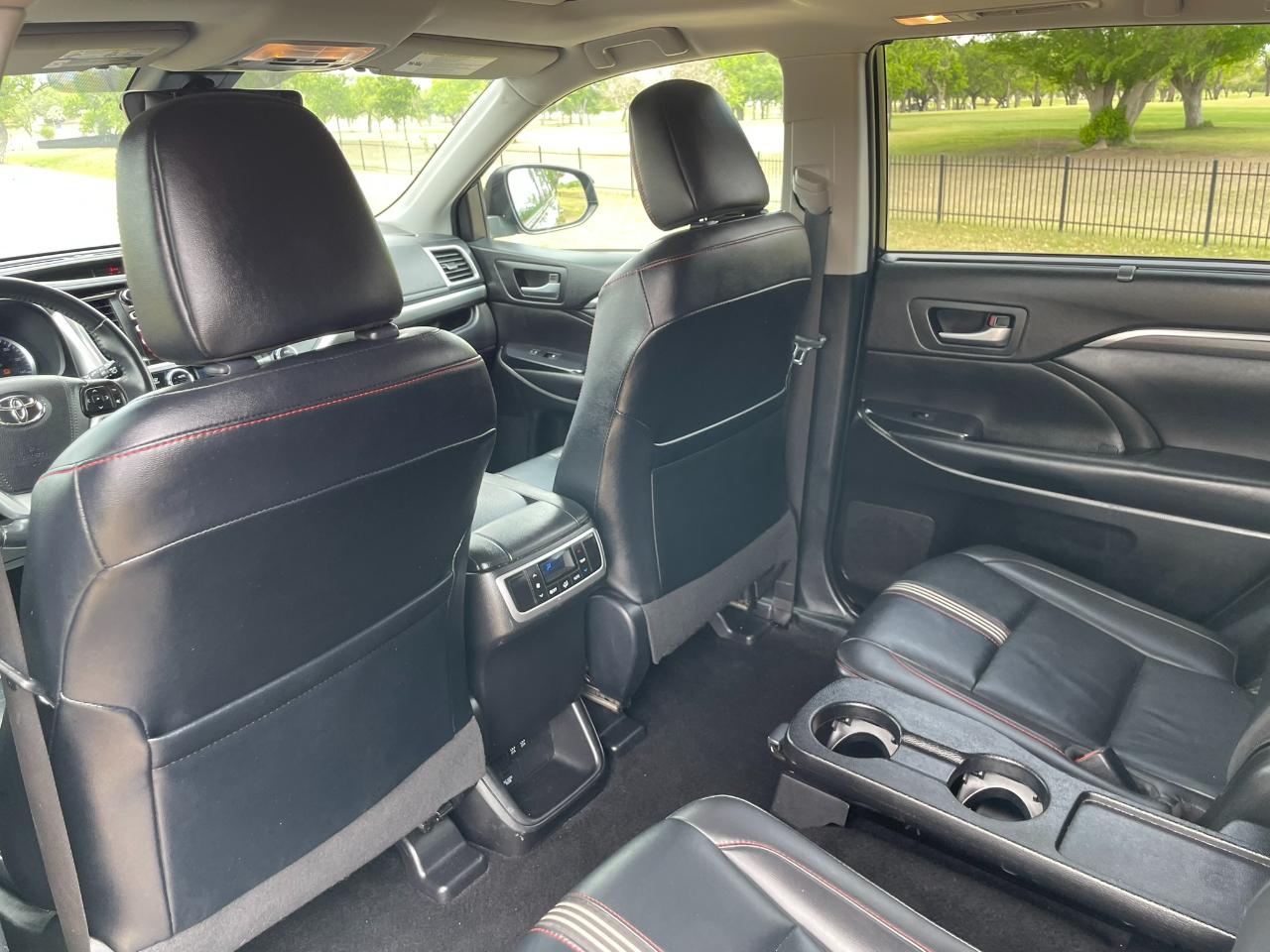 Toyota Highlander SE FWD V6 2019