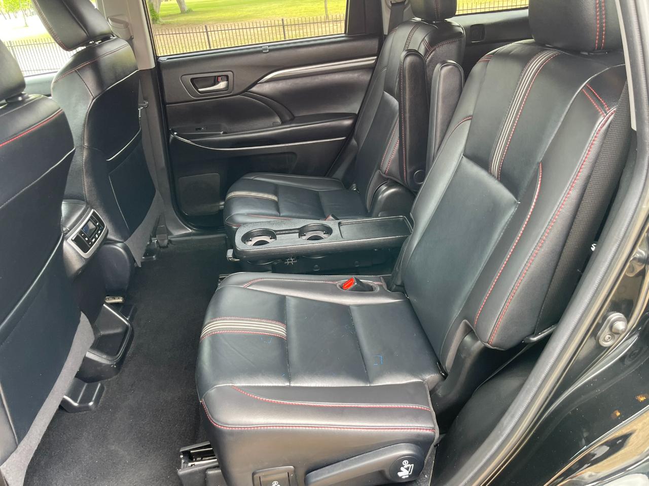 Toyota Highlander SE FWD V6 2019