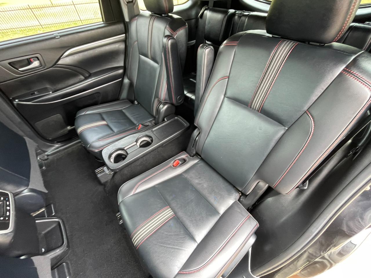 Toyota Highlander SE FWD V6 2019