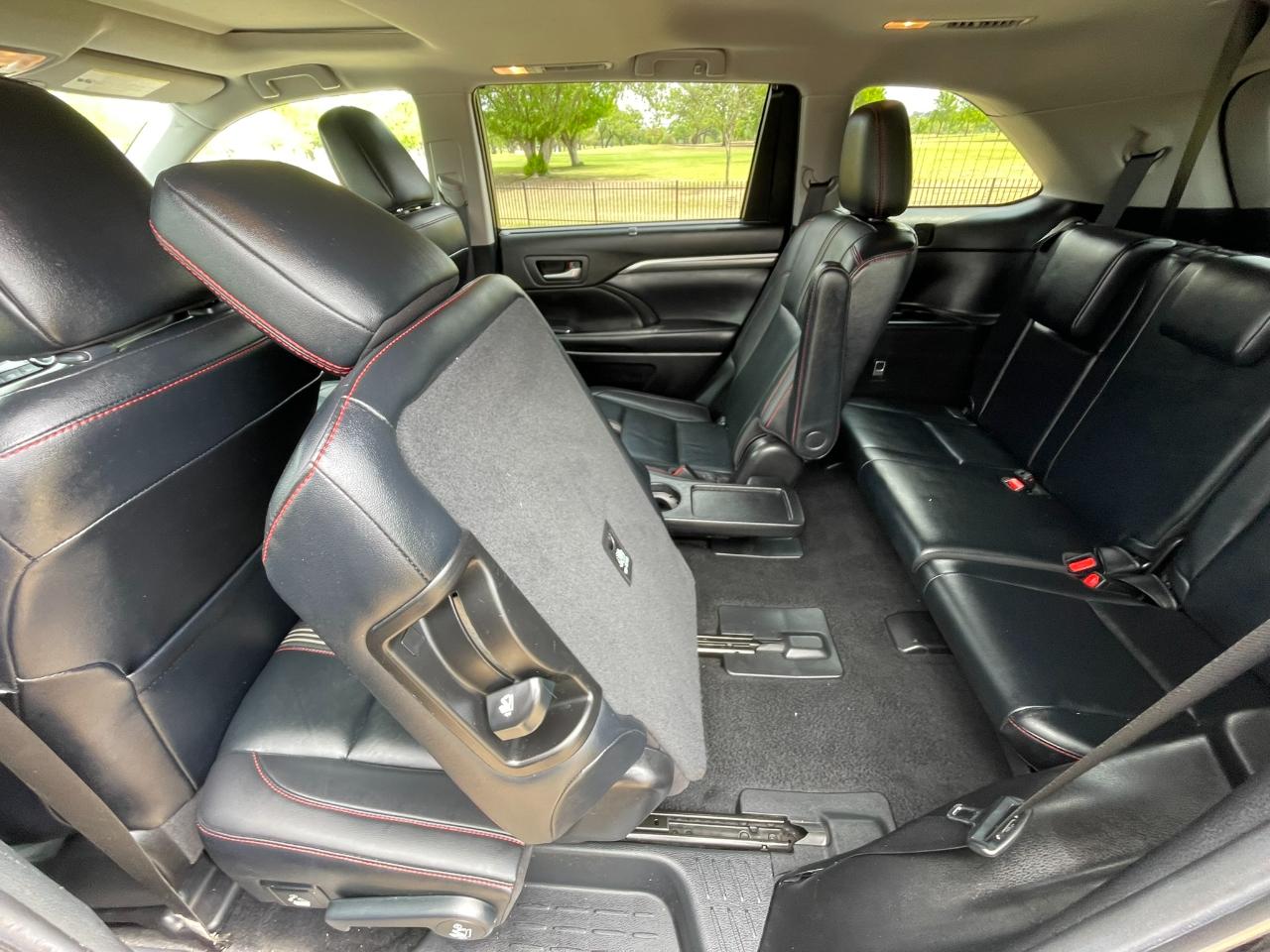 Toyota Highlander SE FWD V6 2019