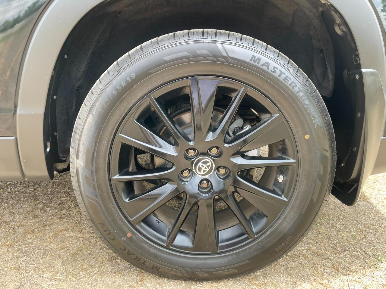 Toyota Highlander SE FWD V6 2019