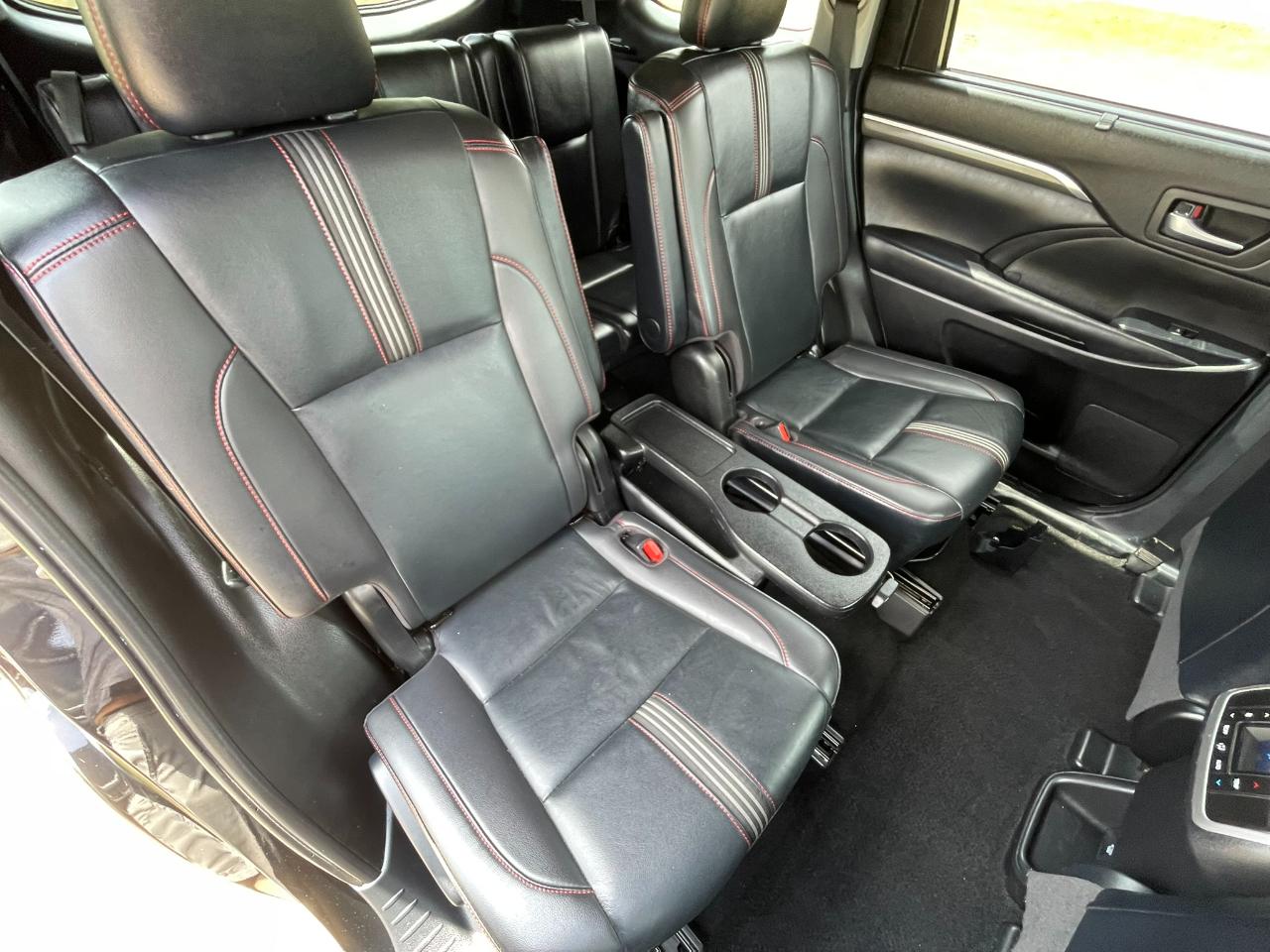 Toyota Highlander SE FWD V6 2019