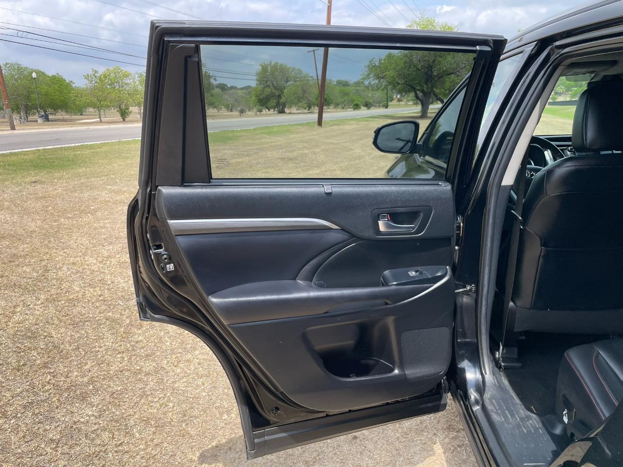 Toyota Highlander SE FWD V6 2019