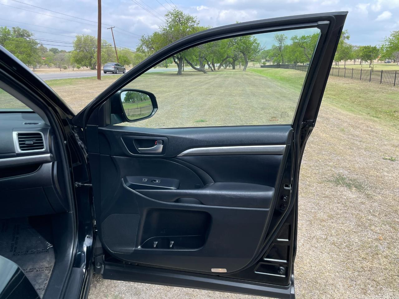 Toyota Highlander SE FWD V6 2019