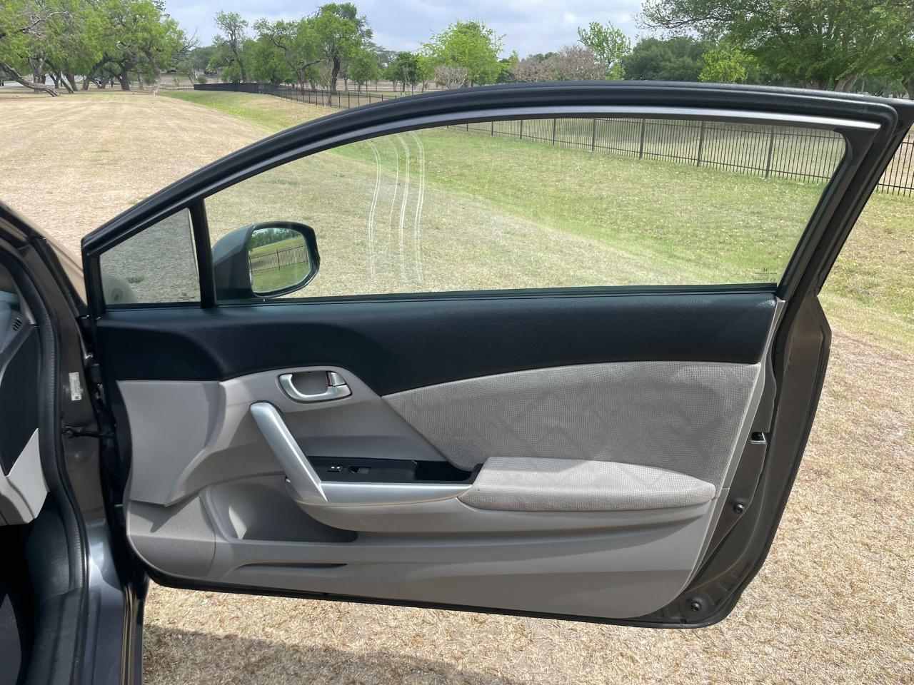 Honda Civic EX Coupe 5-Speed AT 2013