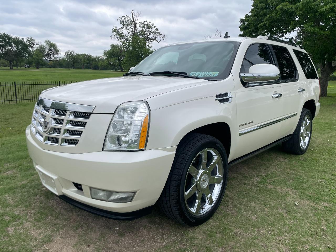 Cadillac Escalade AWD Premium 2011
