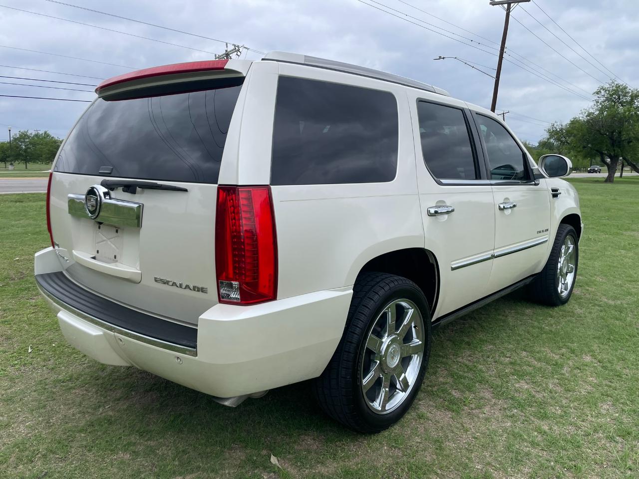 Cadillac Escalade AWD Premium 2011