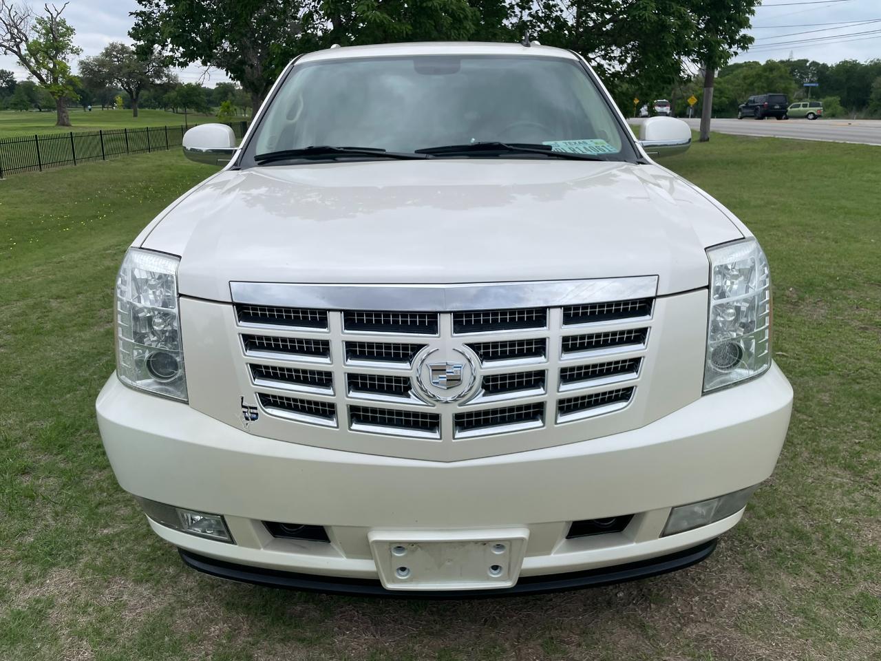 Cadillac Escalade AWD Premium 2011