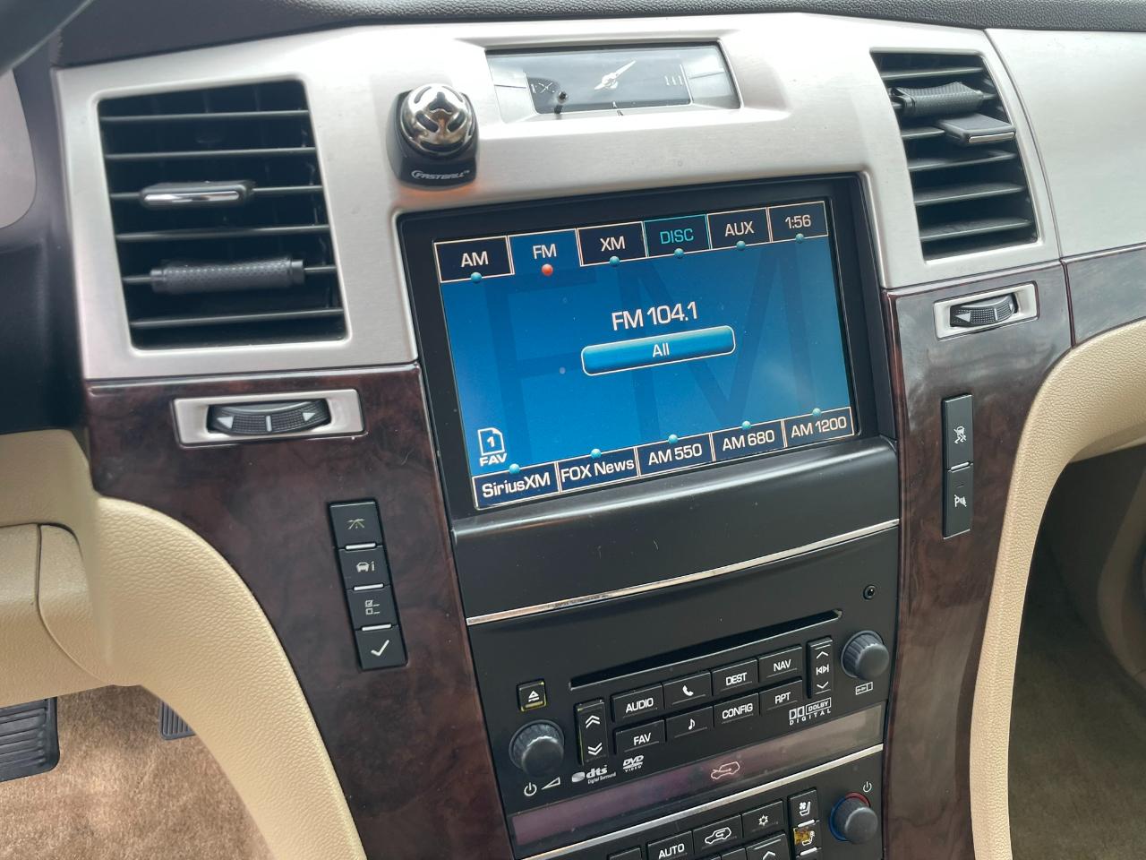 Cadillac Escalade AWD Premium 2011