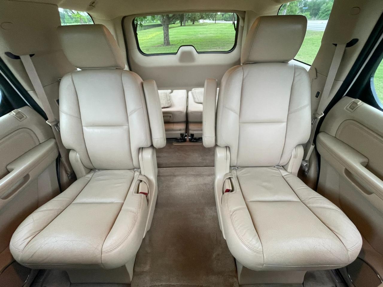 Cadillac Escalade AWD Premium 2011