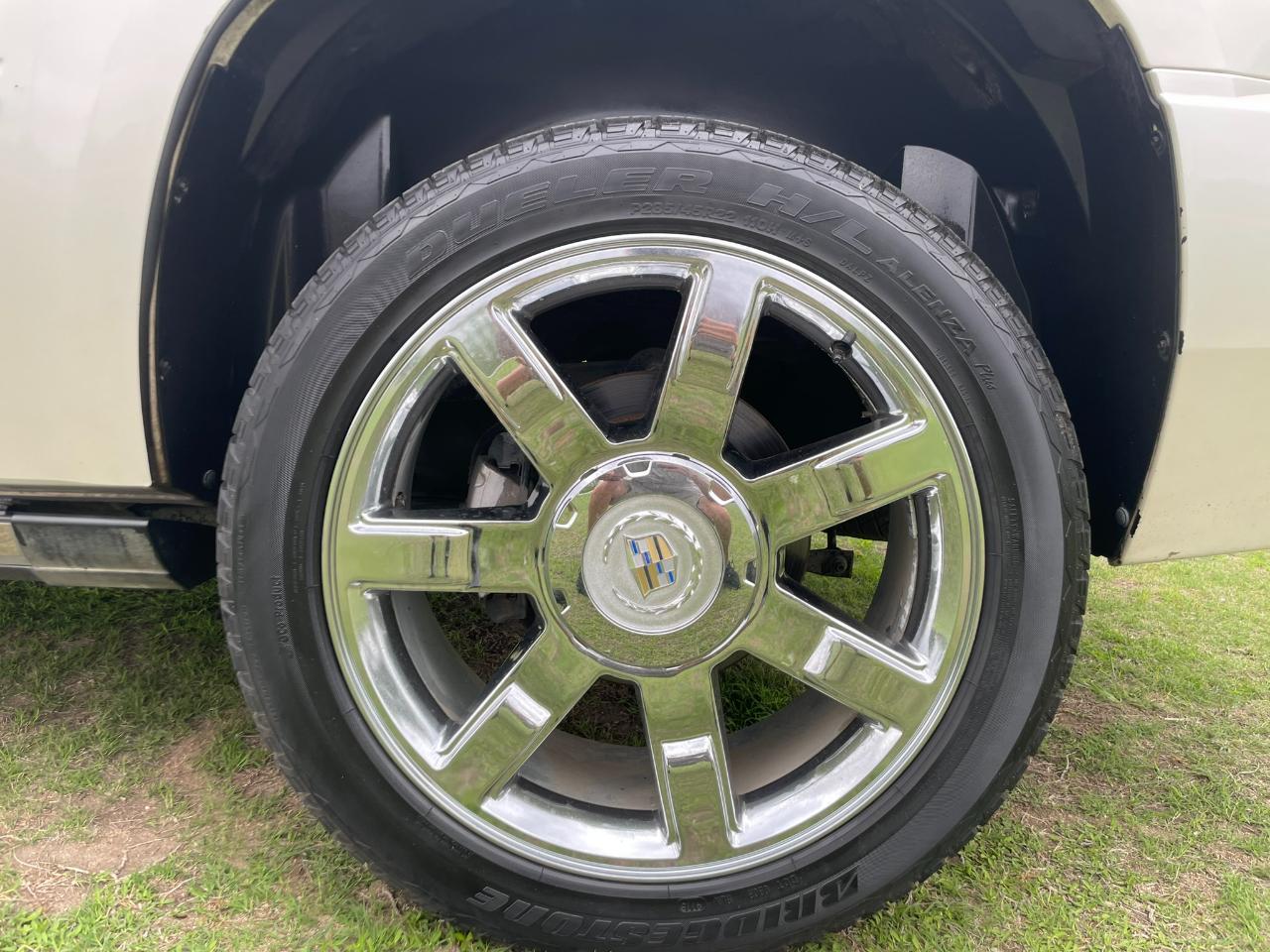 Cadillac Escalade AWD Premium 2011