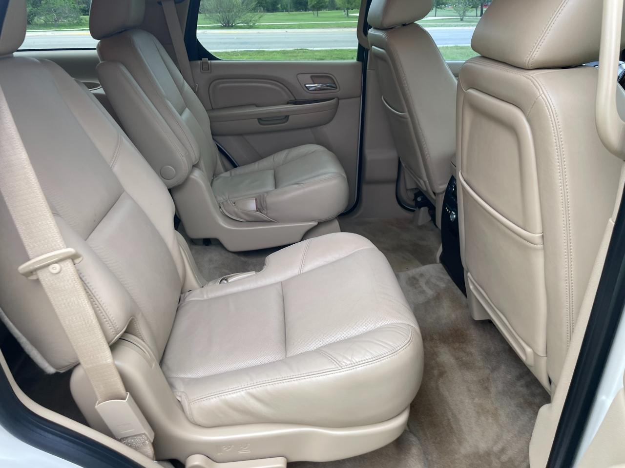 Cadillac Escalade AWD Premium 2011