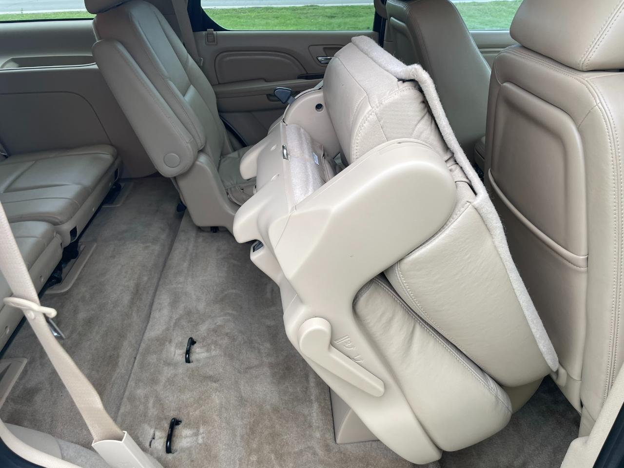 Cadillac Escalade AWD Premium 2011