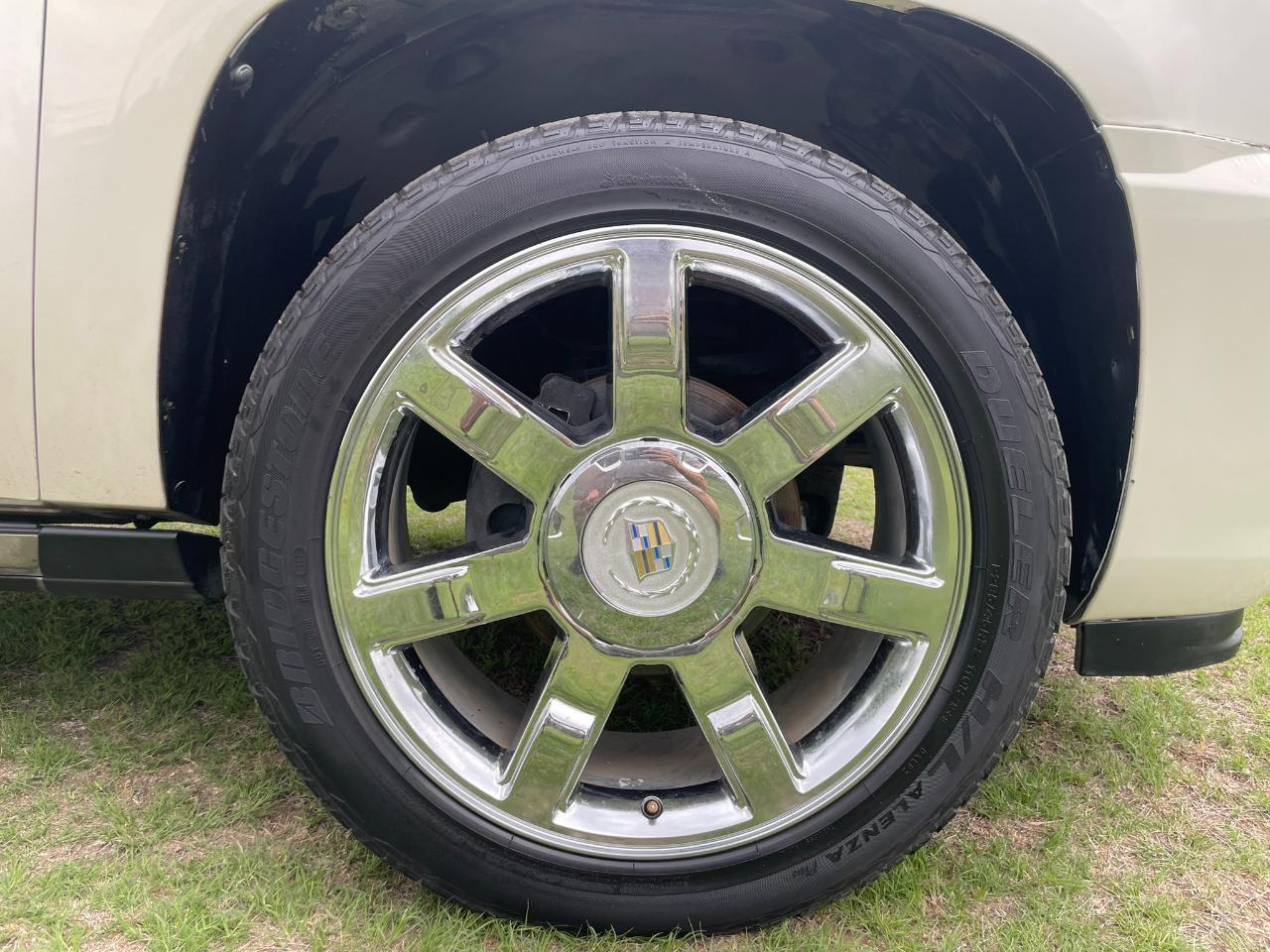 Cadillac Escalade AWD Premium 2011