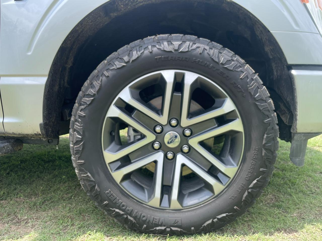 Ford F-150 STX 4WD SuperCrew 5.5' Box 2022