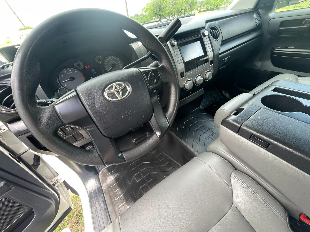 Toyota Tundra  2015