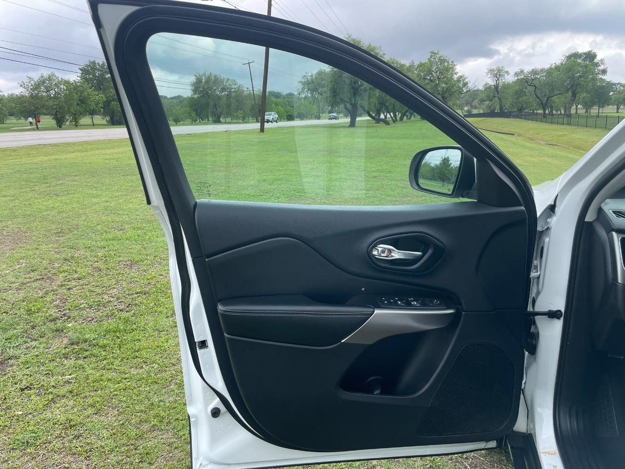 Jeep Cherokee Latitude Plus FWD 2019