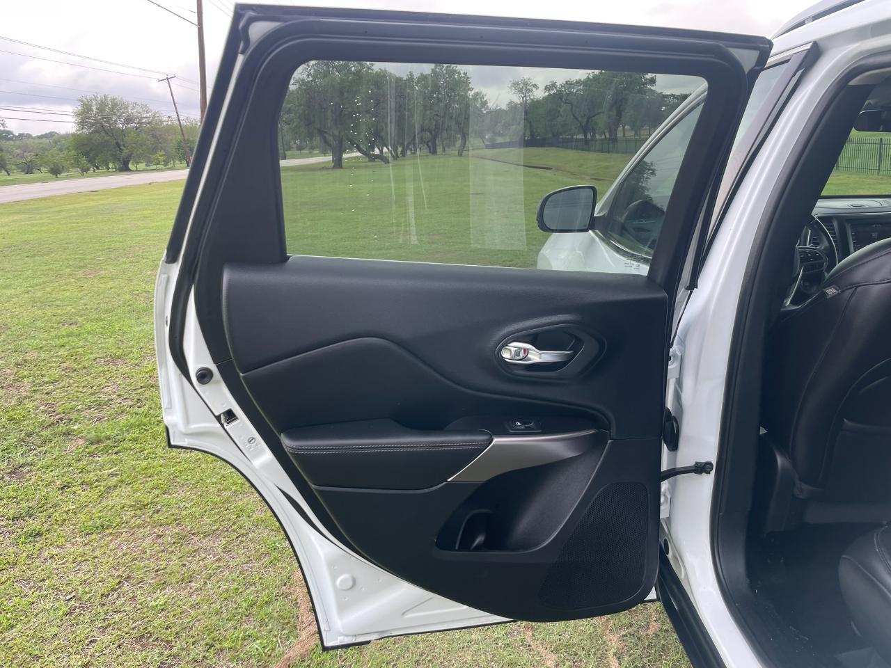 Jeep Cherokee Latitude Plus FWD 2019