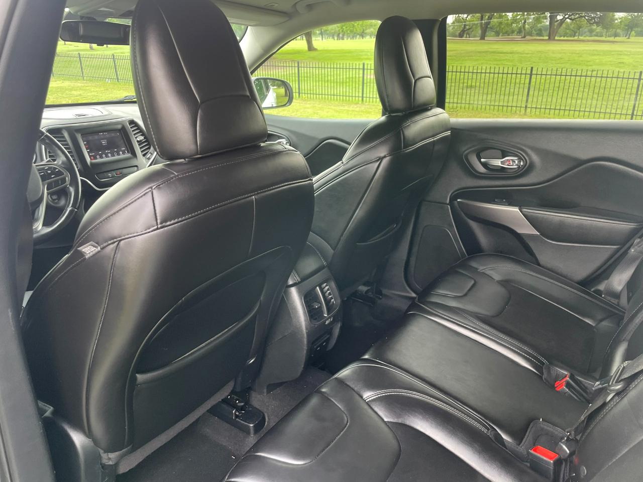 Jeep Cherokee Latitude Plus FWD 2019