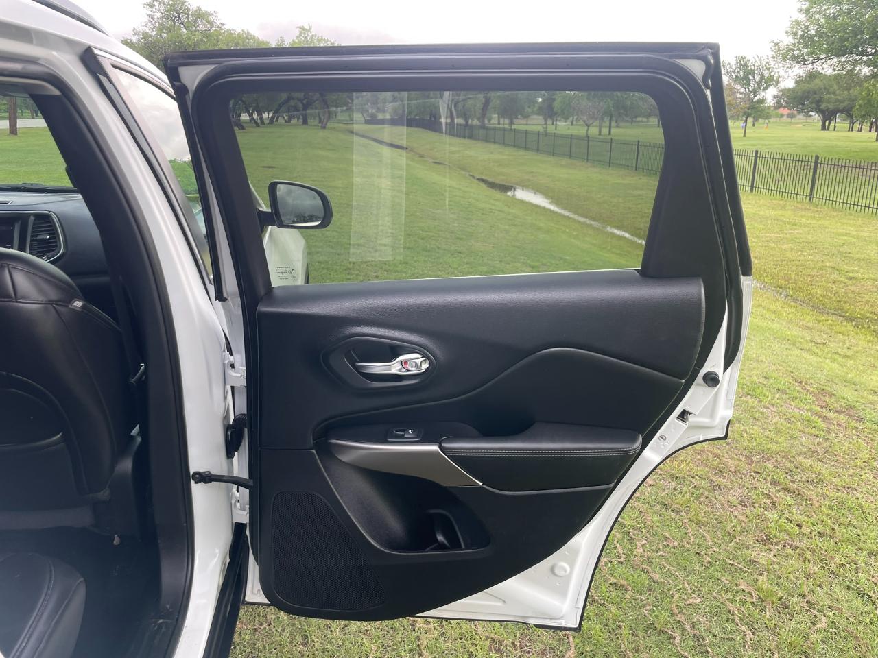 Jeep Cherokee Latitude Plus FWD 2019