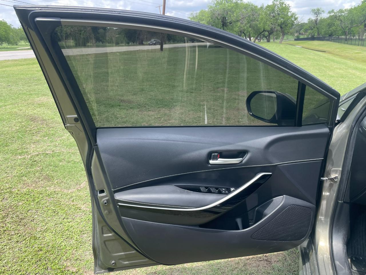 Toyota Corolla XLE CVT 2019