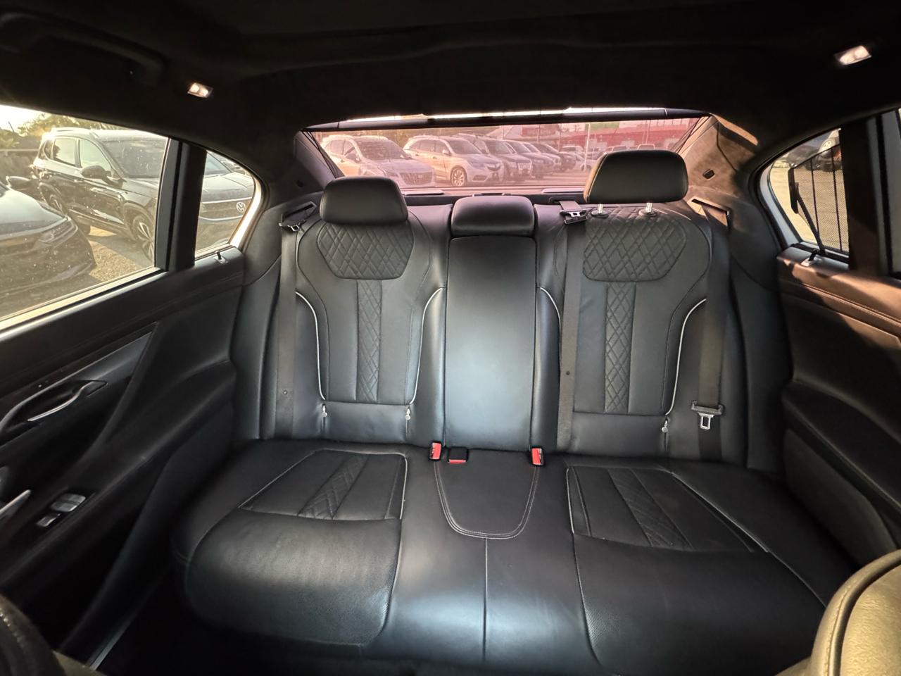 BMW 7-Series 750i xDrive 2018