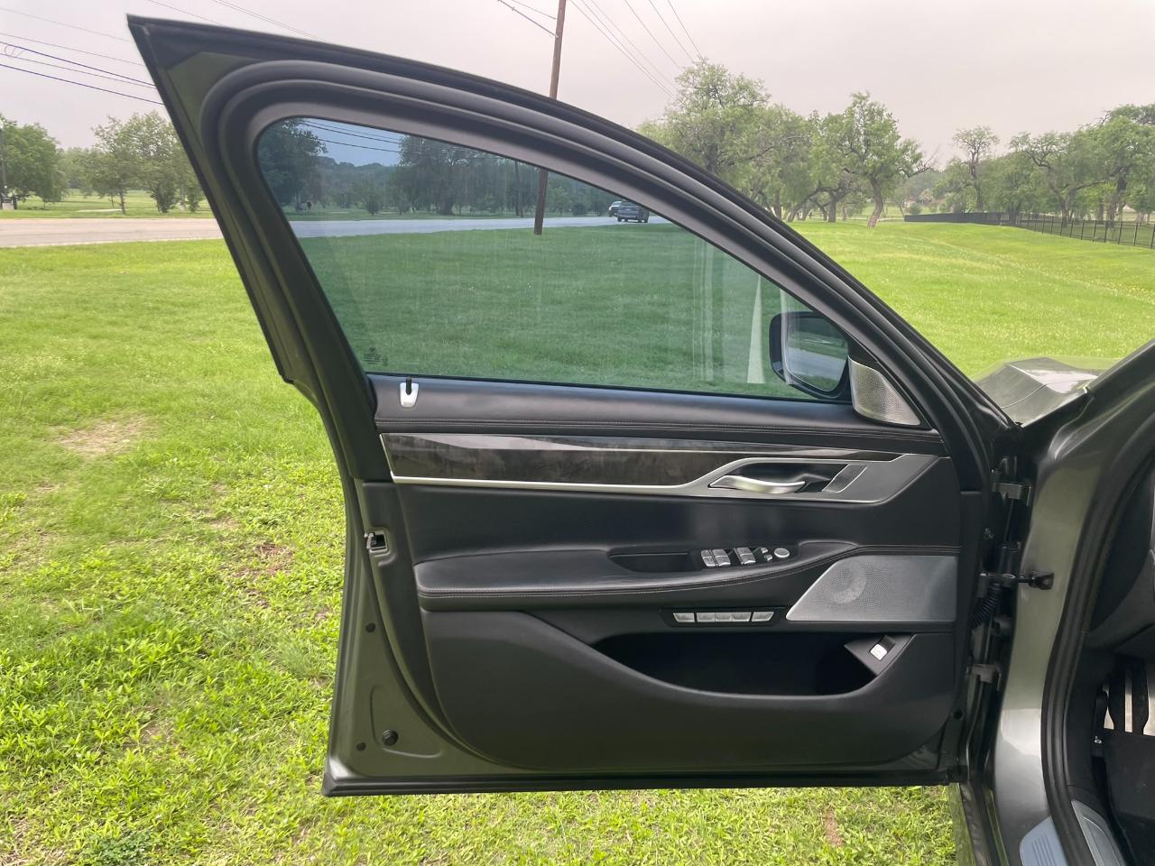 BMW 7-Series 750i xDrive 2018