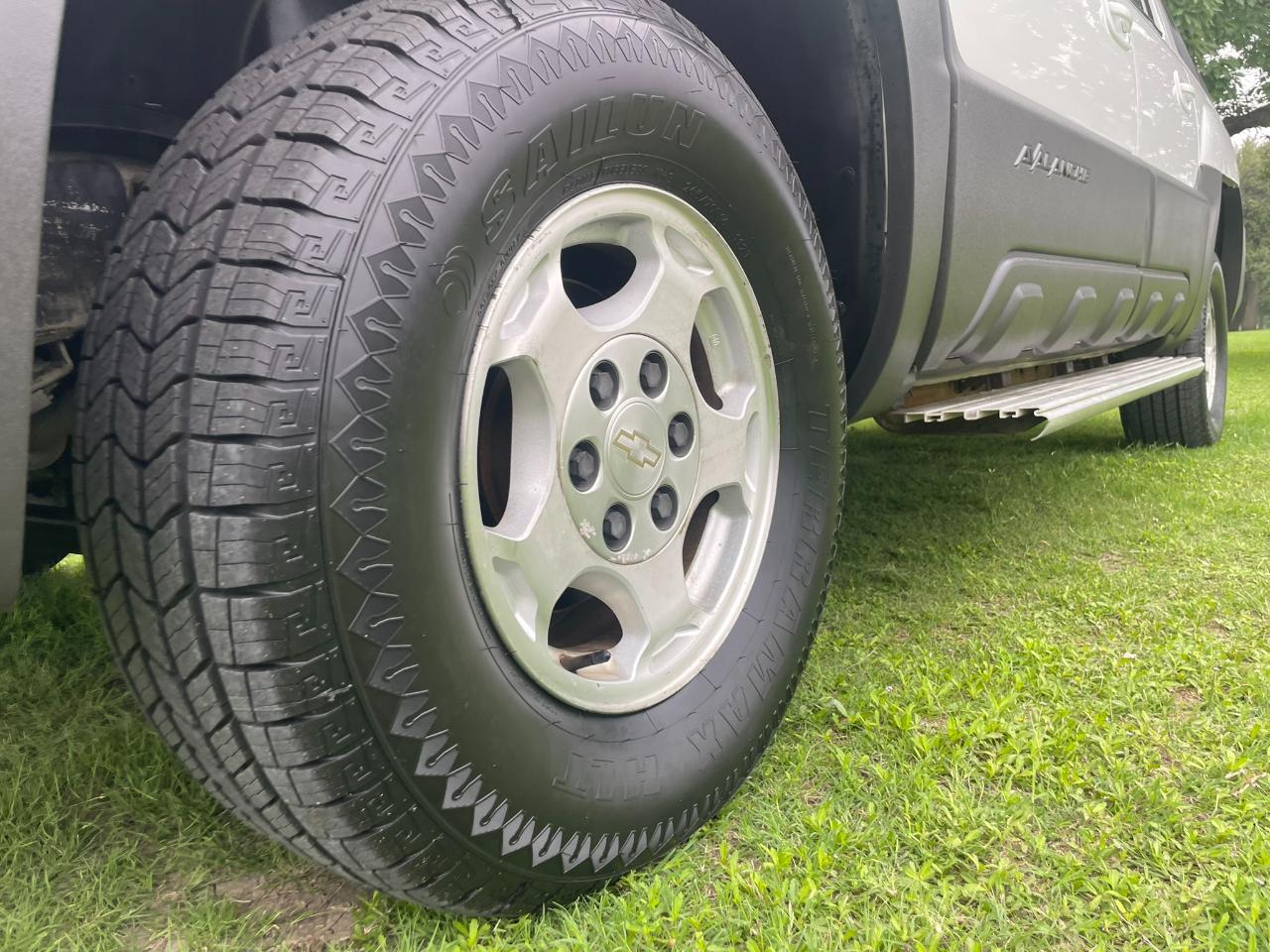 Chevrolet Avalanche 1500 4WD 2003