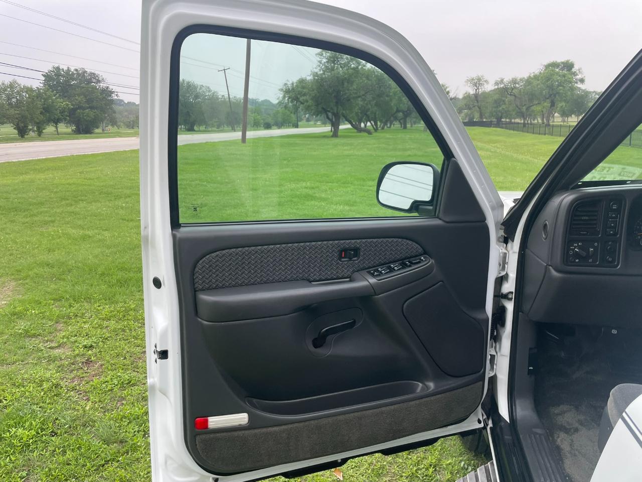 Chevrolet Avalanche 1500 4WD 2003