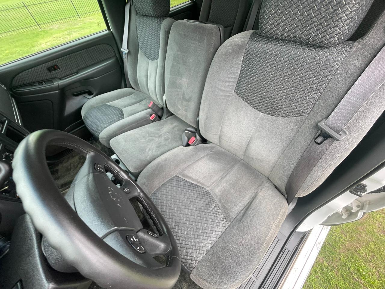 Chevrolet Avalanche 1500 4WD 2003