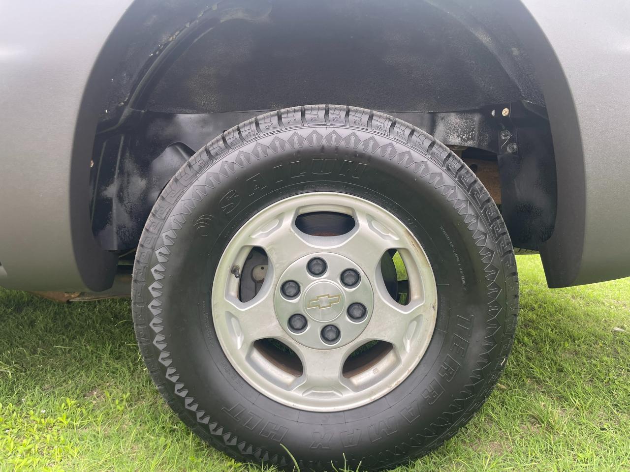 Chevrolet Avalanche 1500 4WD 2003