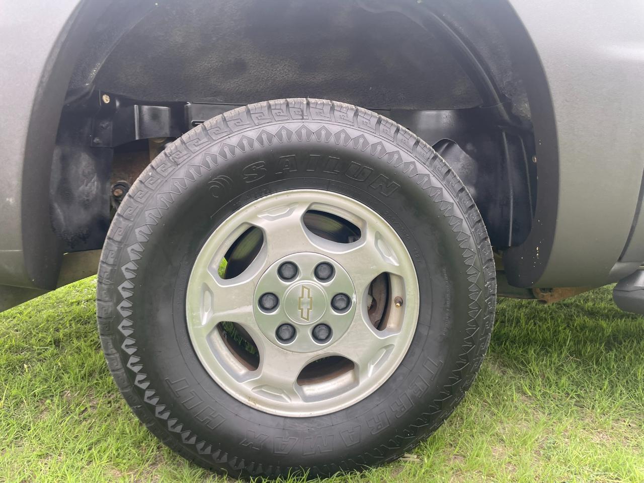 Chevrolet Avalanche 1500 4WD 2003