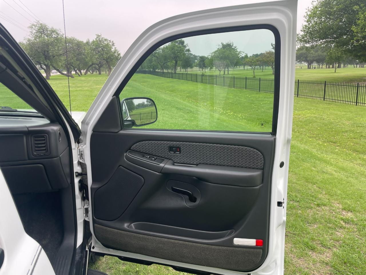 Chevrolet Avalanche 1500 4WD 2003