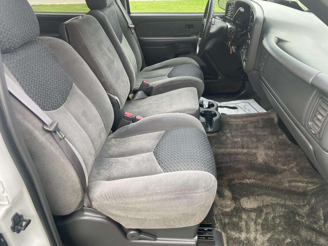 Chevrolet Avalanche 1500 4WD 2003