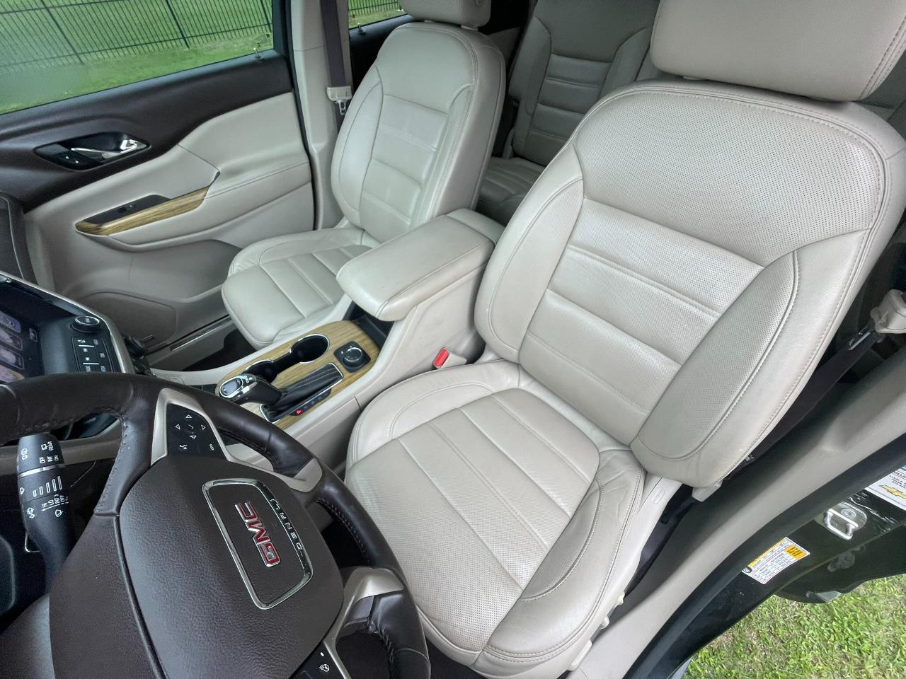 GMC Acadia Denali 2017