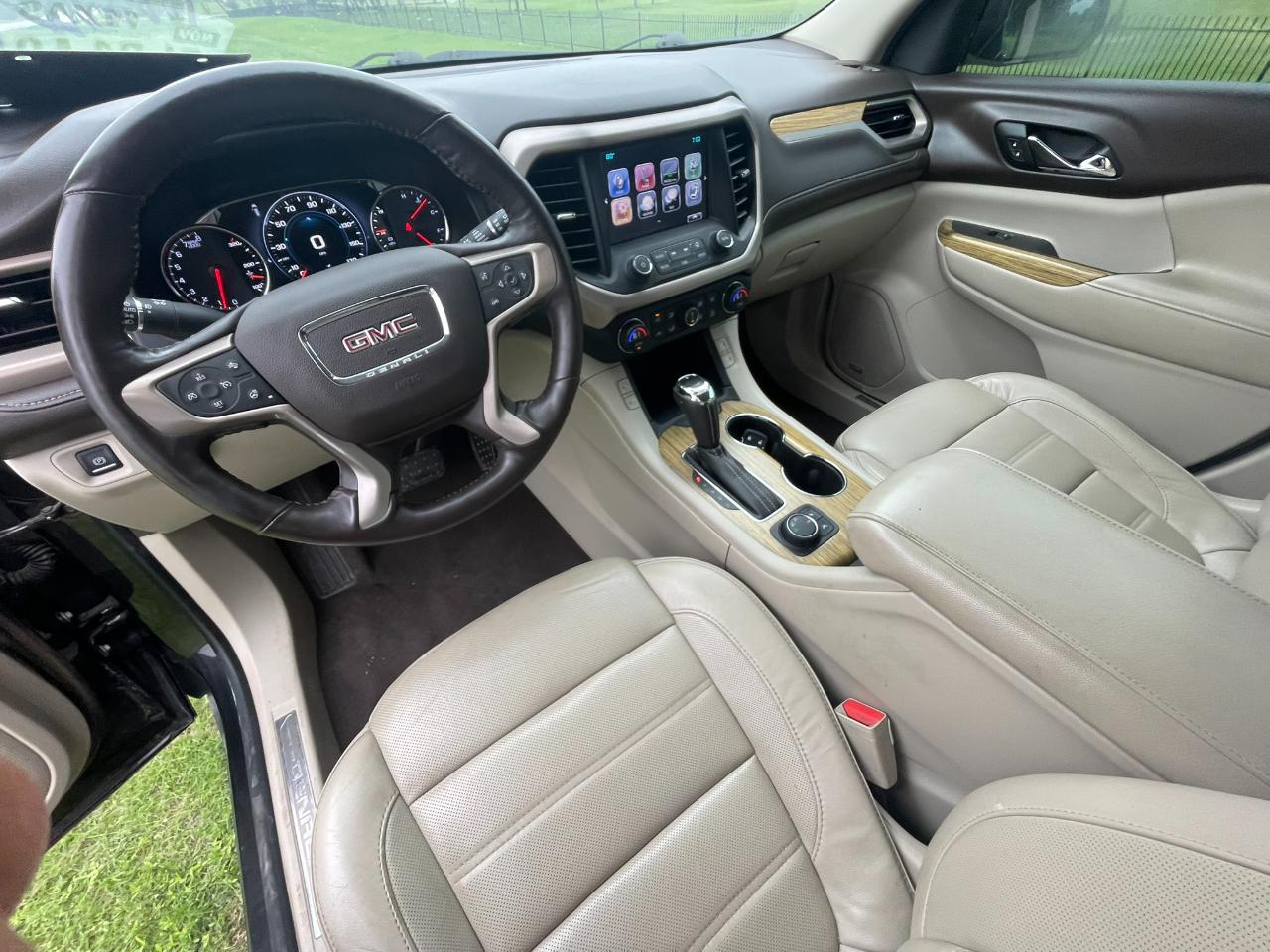 GMC Acadia Denali 2017