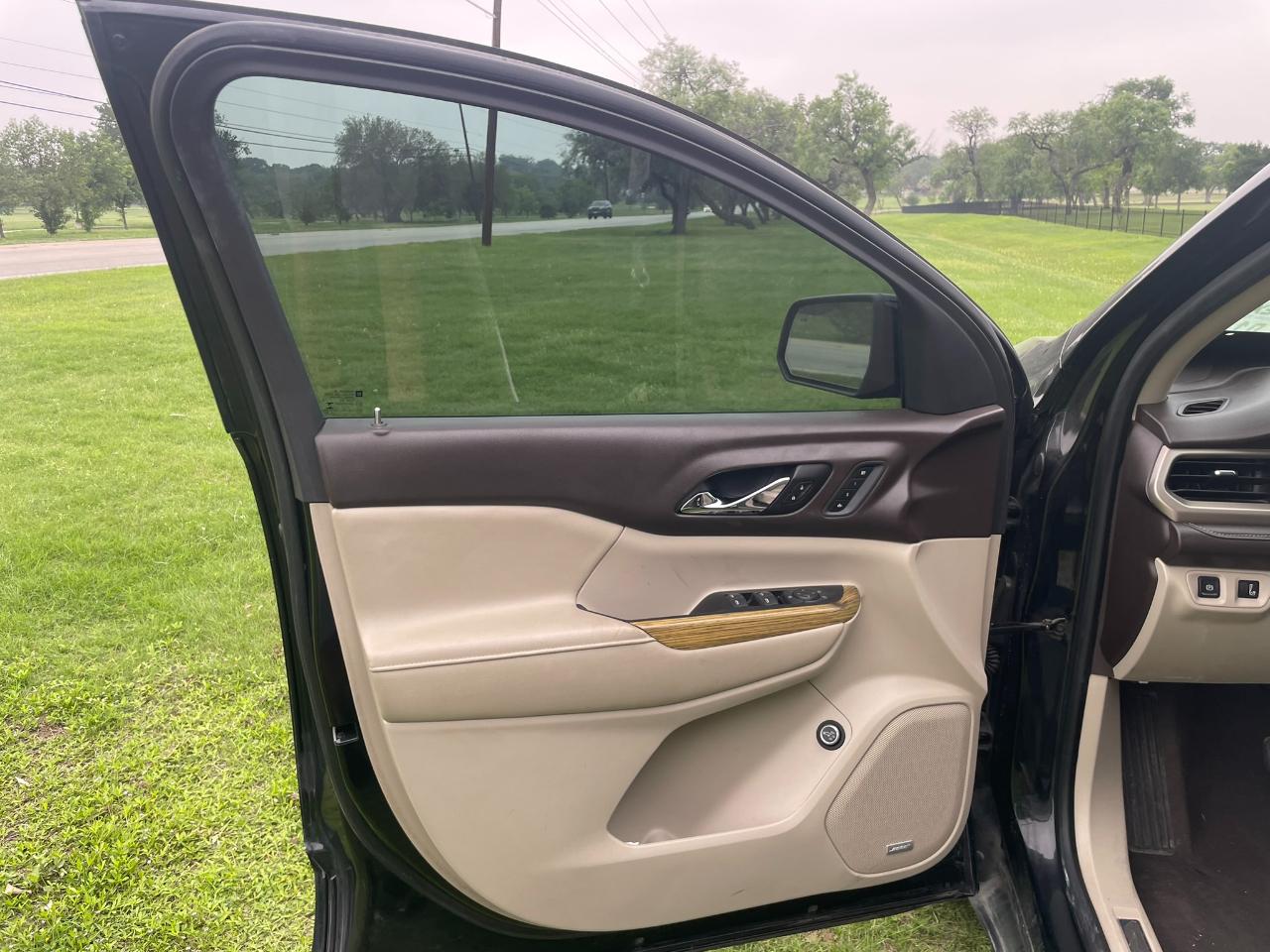 GMC Acadia Denali 2017