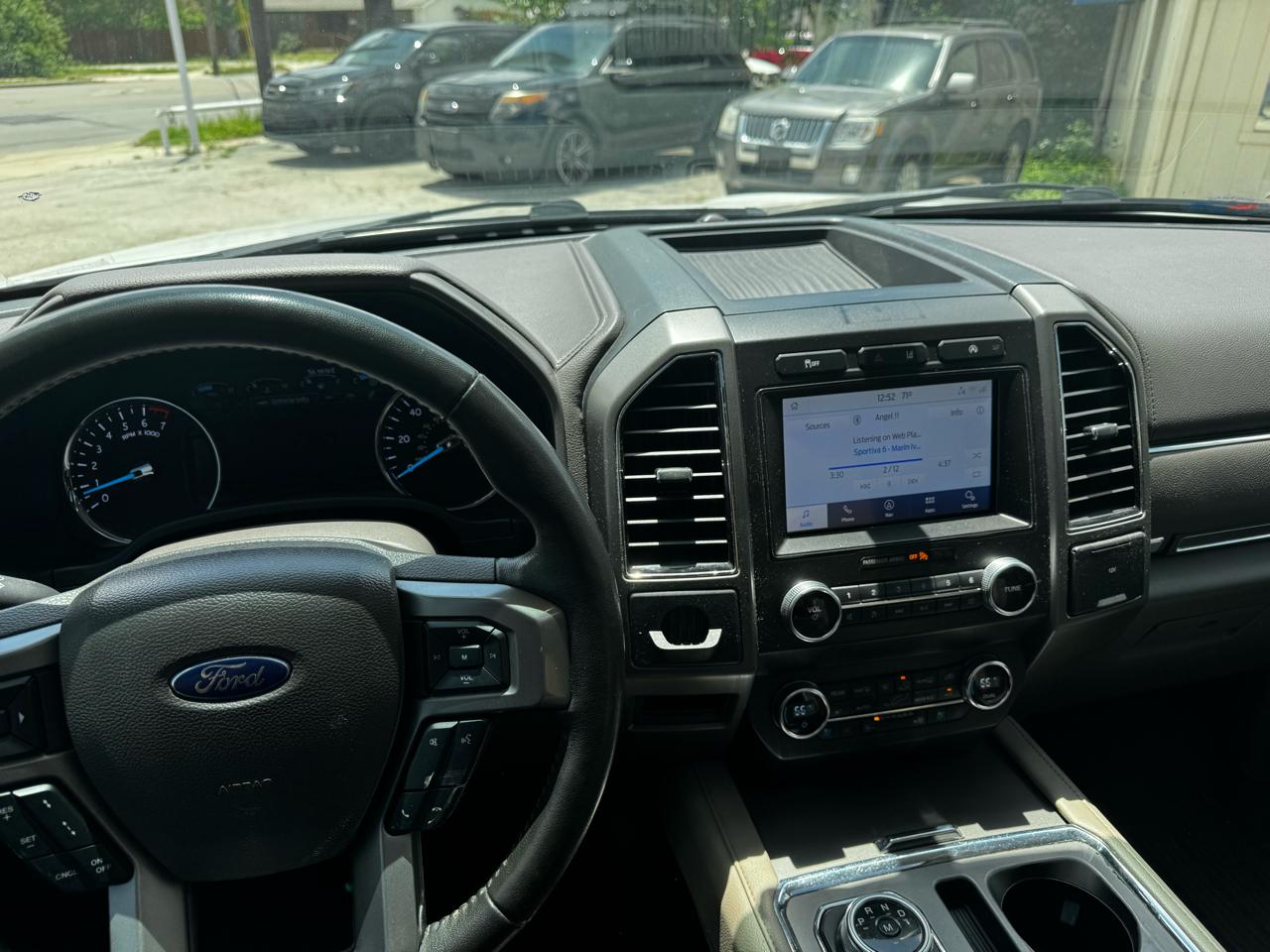 Ford Expedition XLT 2021