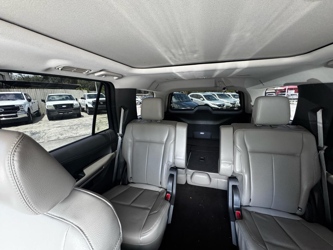 Ford Expedition XLT 2021