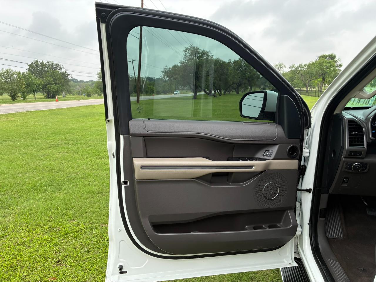 Ford Expedition XLT 2021