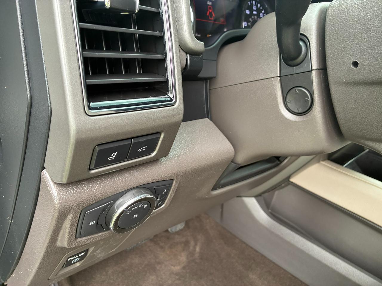 Ford Expedition XLT 2021