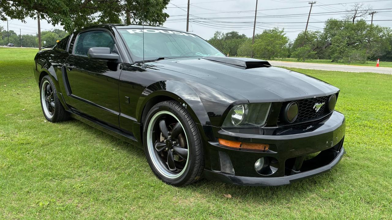 Ford Mustang GT Deluxe Coupe 2006