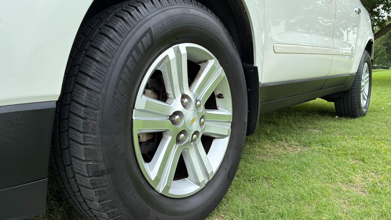 Chevrolet Traverse 1LT FWD 2013